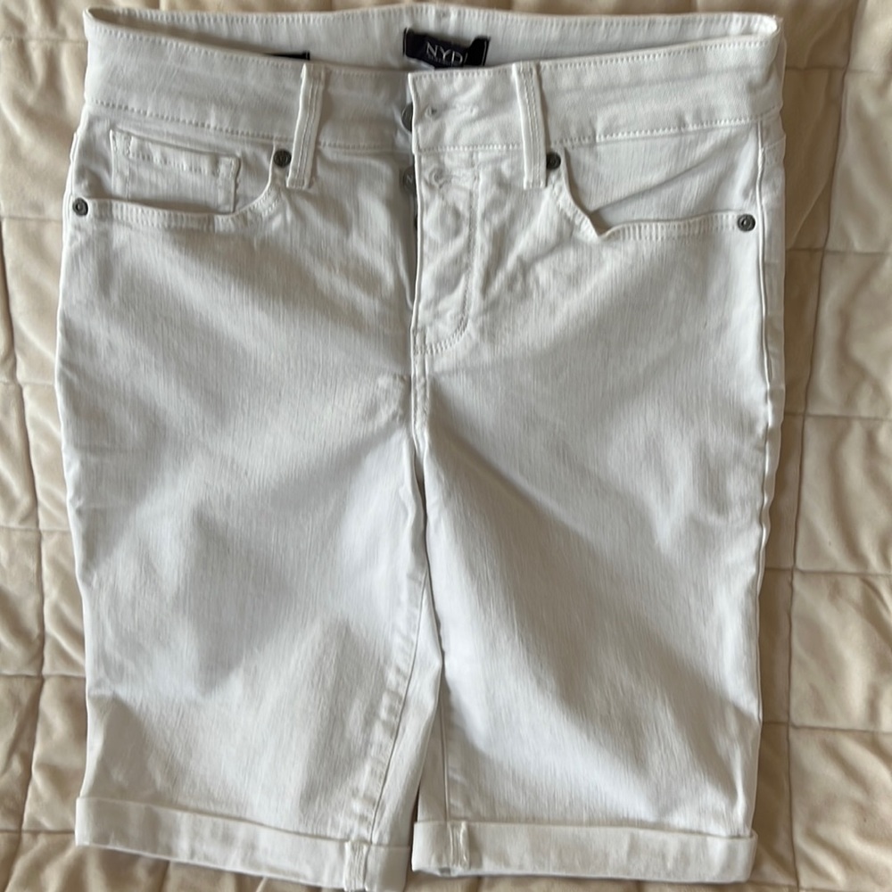 NYDJ Jean Bermuda shorts. White. Size 4
